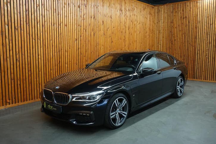 BMW 7-Serie 740e iPerformance High Executive Panoramadak 050, Auto's, BMW, Automaat, Sedan, BTW verrekenbaar, Zwart, Plug-in hybride