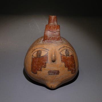 Nazca, Peru, Terracotta, Aardewerk Stirrup Vessel Jar. 9,5