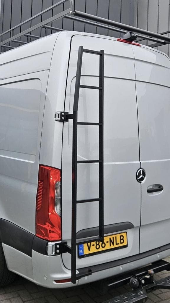 Zwarte deurladder Mercedes Sprinter H2 180° deur, Auto diversen, Auto-accessoires, Ophalen of Verzenden