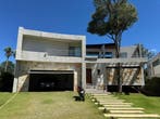 Nieuwbouw luxe villa met zwembad / San Bernardino / Paraguay, Huizen en Kamers