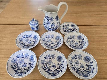 Hutschenreuther - Hutschenreuther Germany Blue Onion Bowls –