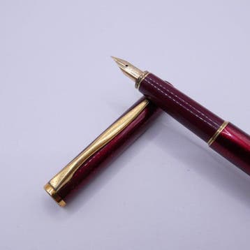 Pilot - Pilot Fountain Pen Red 14K-585 Gold Nib - Zonder, Nieuw
