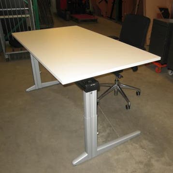 (MDK-101089) Ahrend Essa bureau 160 x 80 cm, Huis en Inrichting, Bureaus, Ophalen of Verzenden, In hoogte verstelbaar, Gebruikt