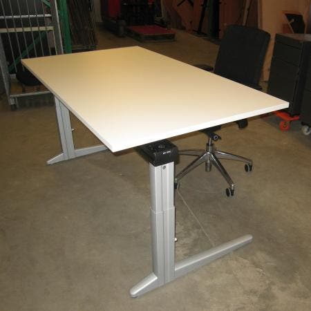 (MDK-101089) Ahrend Essa bureau 160 x 80 cm, Huis en Inrichting, Bureaus, Gebruikt, In hoogte verstelbaar, Ophalen of Verzenden