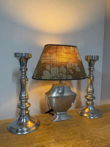 Tafellamp (3) - Chrome tafellamp met twee kandelaren -