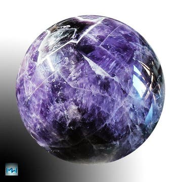 Uit amethistkristal geslepen bol - Hoogte: 110 mm - Breedte: