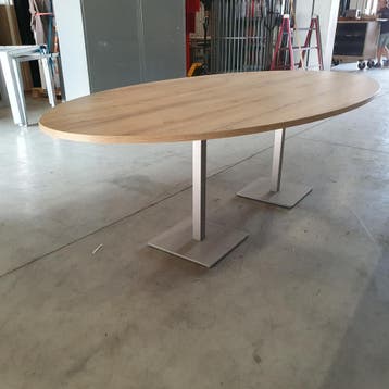 Pedrali ovale vergadertafel met NIEUW blad - 240x120 cm, Zakelijke goederen, Kantoor en Winkelinrichting | Kantoormeubilair en Inrichting