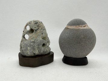 Steen - Set van 2 / Suiseki, Bonseki, kijksteen Takanejima