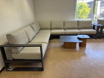 Online veiling: SUNS, Savona, loungeset met tafels, Nieuw