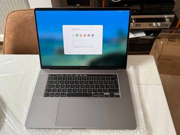 Apple MacBook Pro 16, HexaCore i7, 16GB RAM, 512GB NVMe -, Nieuw