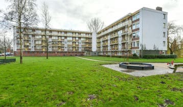 Te Huur 3 Kamer Appartement Leverkruidweg In Zaandam, Huizen en Kamers, Huizen te huur, Direct bij eigenaar, Noord-Holland, Zaandam