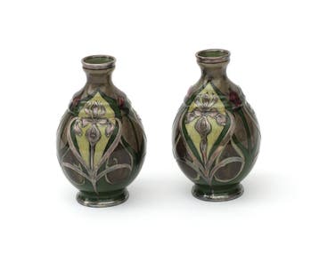 Art Nouveau - Twee geglazuurd keramieken vazen, Antiek en Kunst