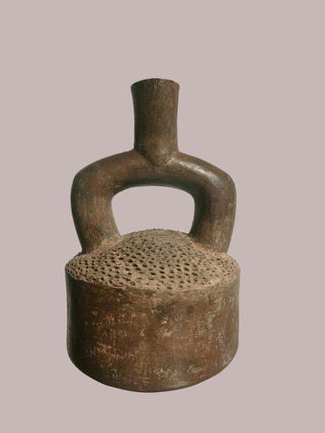Precolumbiaans. Chavin Keramische fles Met Spaanse