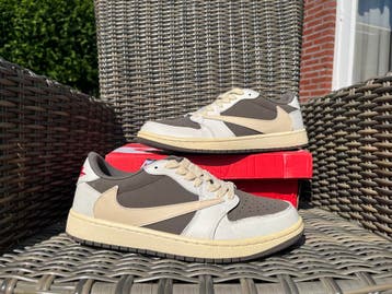 Nike Air Jordan 1 low Travis Scott -Reversed Mocha - Maat 45, Bruin, Verzenden, Nieuw, Sneakers of Gympen