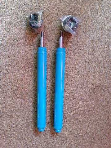 Nissan Cherry II (N10, VN10) schokdemper inserts vooras KYB, Auto-onderdelen, Ophalen of Verzenden, Nieuw, Oldtimer onderdelen