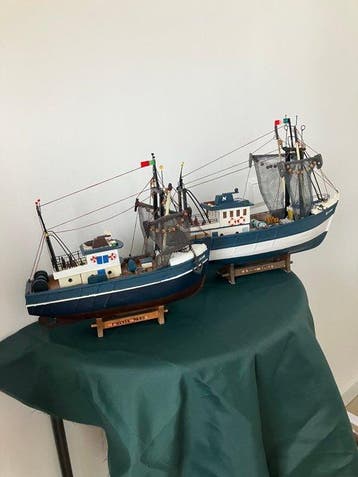 Maritieme objecten (2) - N-51083 uit Napels. F-95338 uit