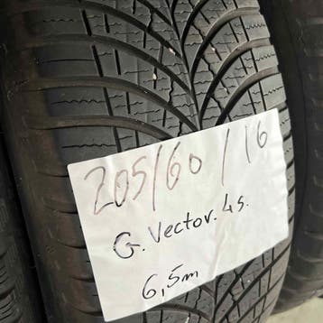 2 x Goodyear Vector 4 Seasons 205-60-16 4 Seizoenbanden 6..., Gebruikt, 16 inch, All Season, Band(en)