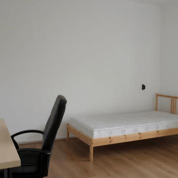 Kamer in Tilburg gevonden voor €387,- pm, Huizen en Kamers, Huizen te huur, Tilburg, Noord-Brabant, Direct bij eigenaar, (Studenten)kamer