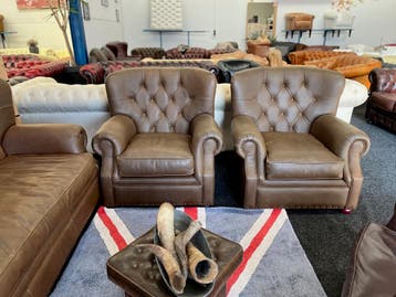 Chesterfield Maarssen ! Bruin Leren 2x Chesterfield Fauteuil, Ophalen, Zo goed als nieuw, Leer, Chesterfield
