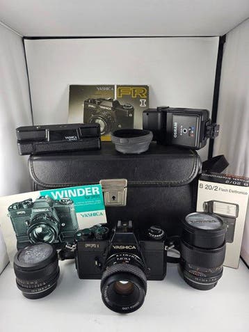 Yashica FR I + Ottiche Yashica + Battery grip Yashica +, Nieuw