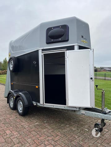 Mooie Humbaur 1,5 paards paardentrailer! 2012!, Ophalen, Zo goed als nieuw, Hout, 1½-paards trailer