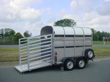 Nugent LS85 afm. 249x153x193cm 2000kg veetrailer, Dieren en Toebehoren, Paarden en Pony's | Trailers en Aanhangwagens, Ophalen