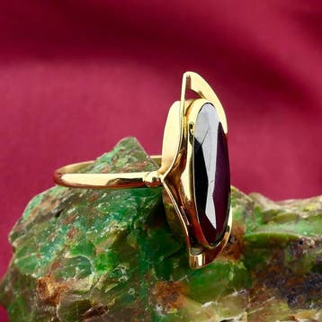 Gouden ring met hematiet, 18 tot 19, Gebruikt, Ophalen of Verzenden, Met edelsteen