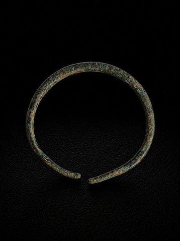 Keltisch vroeg La Tène, 12e–9e eeuw v.Chr. Brons Armband