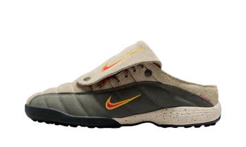 Nike Total 90 Mule Kids of Immigrants Khaki, Nieuw
