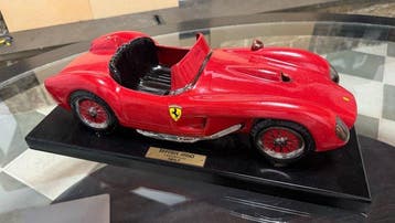 1:8 - Model raceauto - Ferrari 250 Testarossa 1957, Nieuw