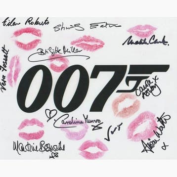 James Bond - Signed and Kissed by 10 Bond Girls!, Nieuw