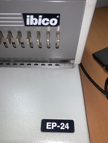 Ibico EP-24 professionele elektrische ponsmachine – 24-gaats, Diversen, Papierwaren, Ophalen, Gebruikt