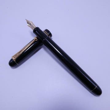 Pilot - Pilot Custom 67 Fountain Pen – Black & Gold –, Nieuw