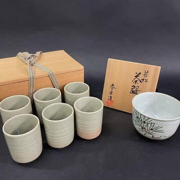 Zeven-delig theeservies (Zes yunomi-theekopjes en