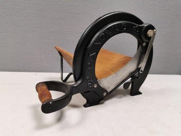 Raadvad - Ove Larsen - Broodsnijmachine - Model 294 -