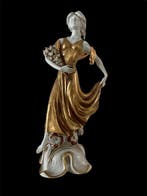 Tiche - Galletti - sculptuur, Fanciulla con fiori - 29 cm -