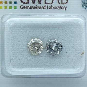 Zonder minimumprijs - 2 pcs Diamant (Natuurlijk) - 0.92 ct -, Sieraden, Tassen en Uiterlijk, Edelstenen, Nieuw