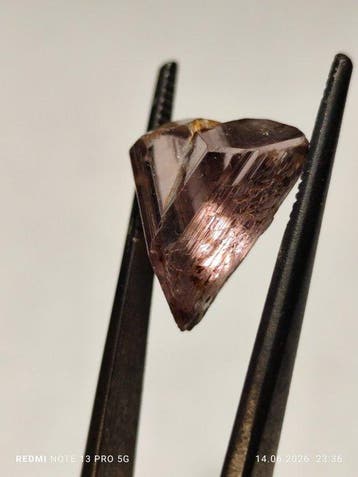 Diaspoor Ruw - Hoogte: 1.5 cm - Breedte: 1.1 cm- 1.67 g -