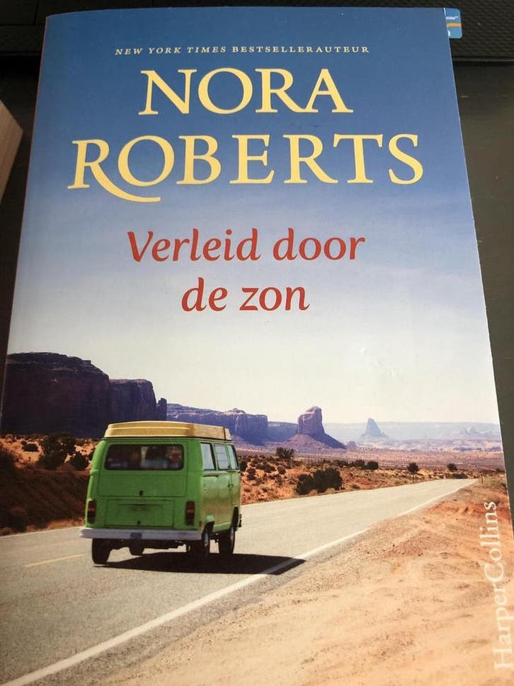 Verleid door de zon 9789402703771 Nora Roberts, Boeken, Romans, Gelezen, Verzenden