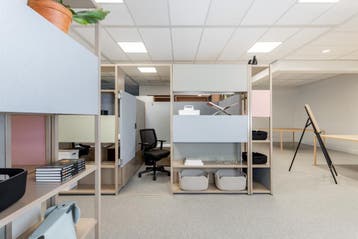 Prachtig ontworpen kantoorruimte voor 1 personen in Spaces W, Zakelijke goederen, Bedrijfs Onroerend goed, Verzenden