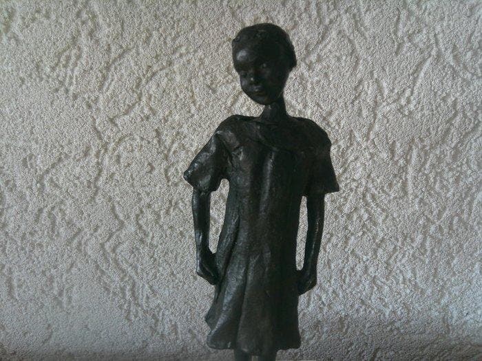 Artihove - Beeldje - MEISJE MET HAAR EIGEN DROMEN - Brons, Antiek en Kunst, Curiosa en Brocante