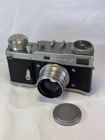 GOMZ Leningrad ( 4 screw ) 1964 2/5 cm lens Analoge camera, Nieuw