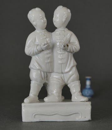 Figuur - Hehe Erxian - Twins Carrying Auspicious Objects -