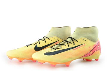 Nike Voetbalschoenen in maat 45 Geel, Overige kleuren, Verzenden, Nike, Zo goed als nieuw