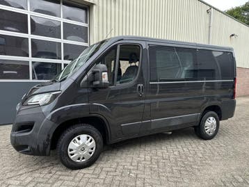 Peugeot Boxer 330 2.0 BlueHDI L1H1 Pro DC, Stof, Gebruikt, Zwart, Airconditioning
