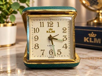 Tafel/bureauklokken - KLM Vintage Travel Alarm Clock -