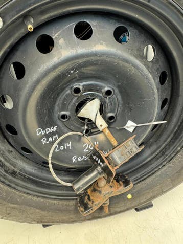 Dodge Ram reservewiel takel onder achterzijde bj.2014, Gebruikt, Dodge