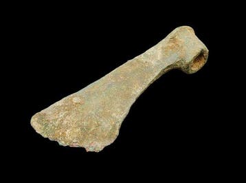 Bronstijd Brons Bijlkop met sokkel - 120 mm (Zonder, Antiek en Kunst