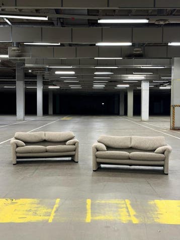 Cassina Maralunga 2-zits Bank | 2 stuks | Shitake, Huis en Inrichting, Banken | Bankstellen, 150 tot 200 cm, Stof, Tweepersoons