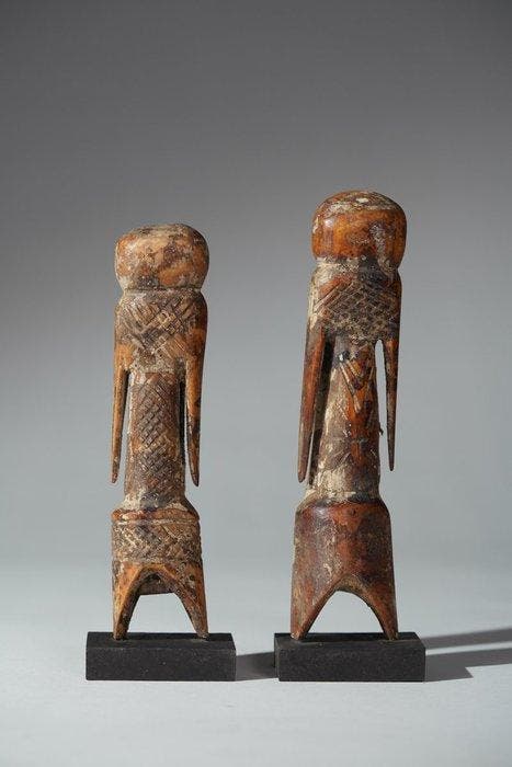 Een botbeeldhouwwerk - MOBA - Togo (Zonder minimumprijs), Antiek en Kunst, Kunst | Niet-Westerse kunst